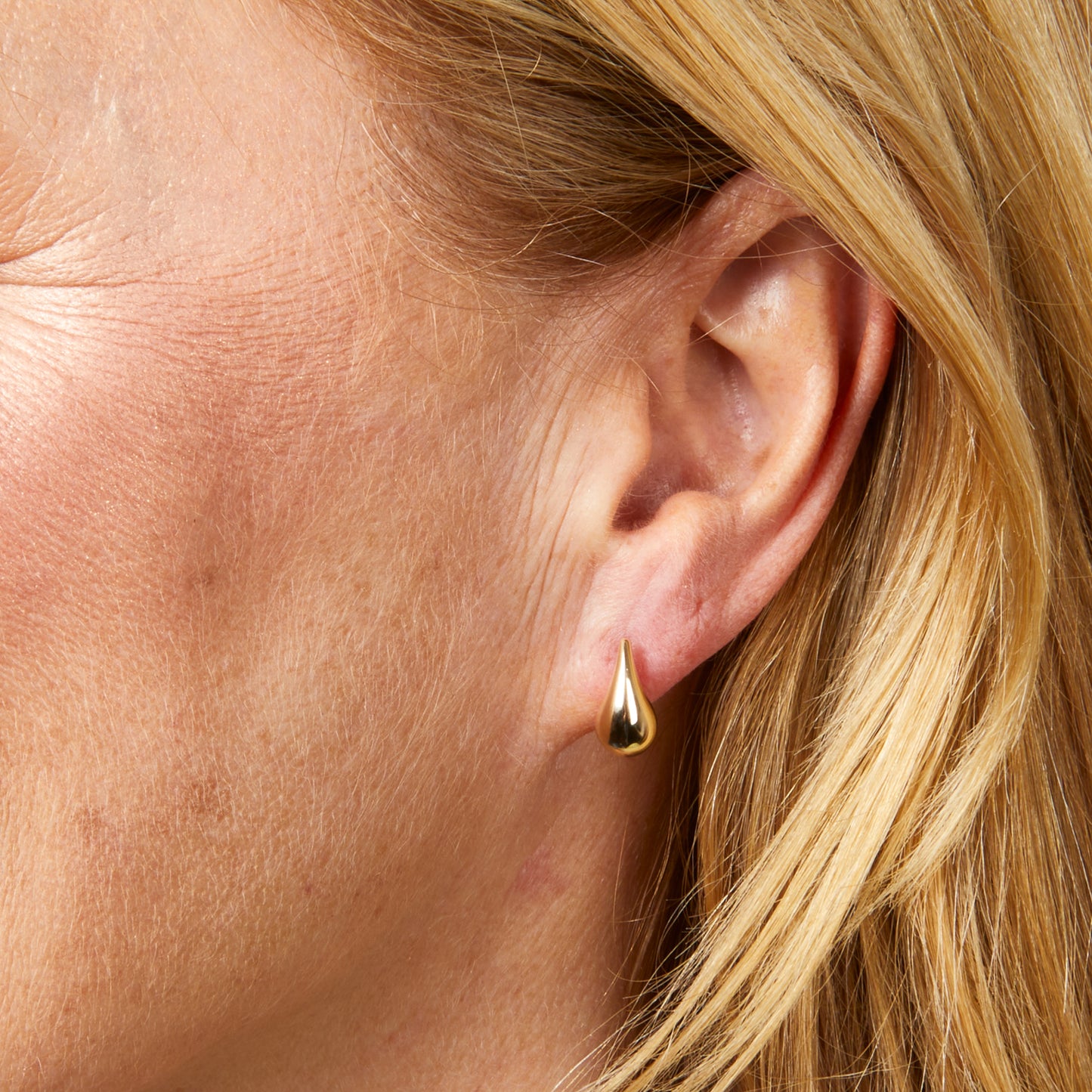 Plain Teardrop Stud Earrings in 9ct Gold