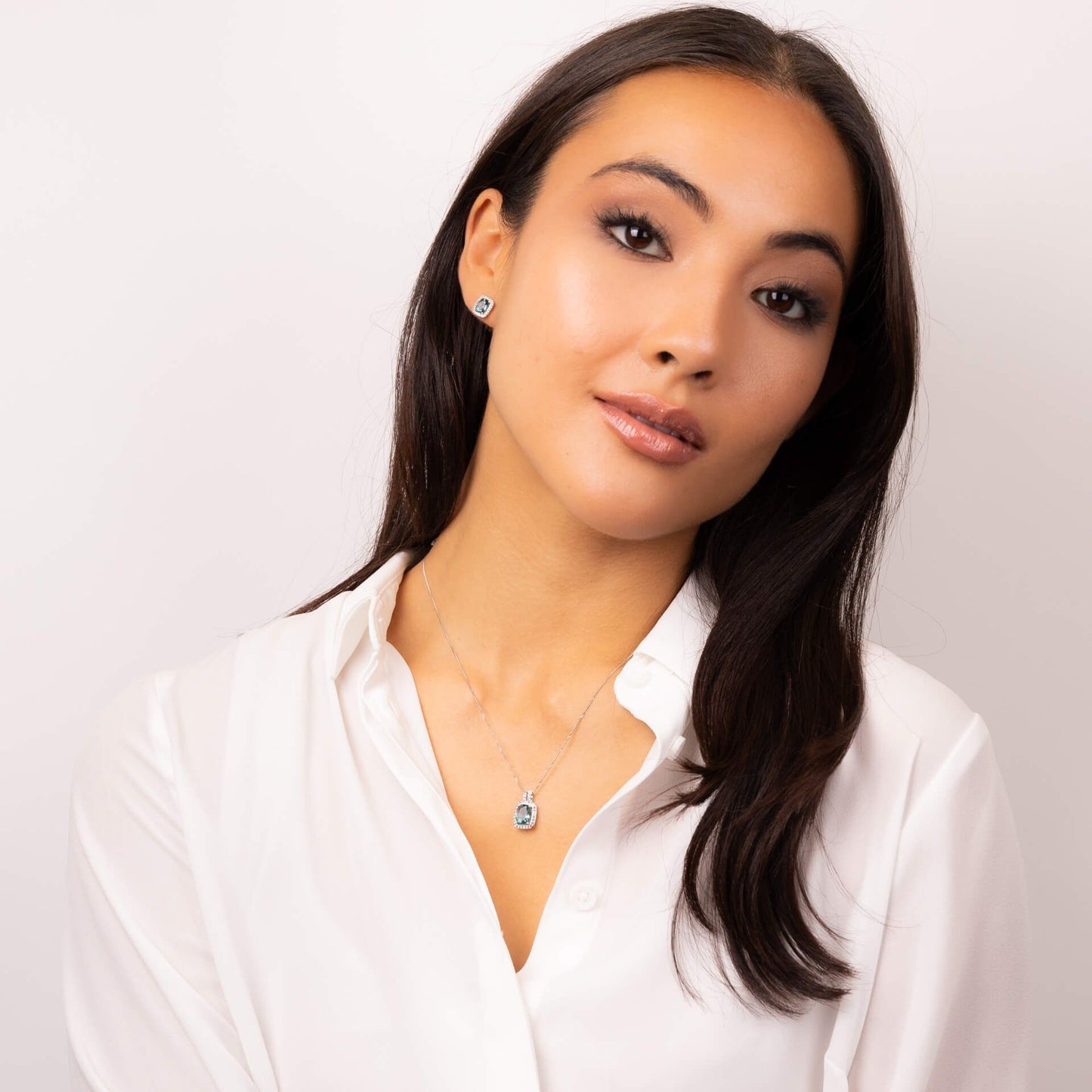 Blue Fluorite and White Topaz Pendant in 9ct White Gold